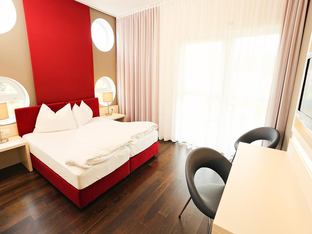 Hotel Royal X Зеебоден Стая снимка